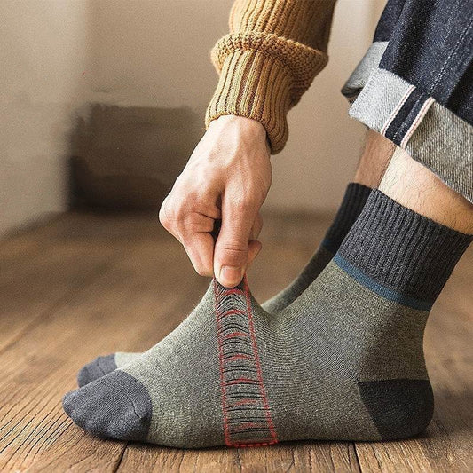 😍🧦 【10 par 】 Ciepłe wełniane skarpetki antybakteryjne i dezodorujące na jesień i zimę-3856927